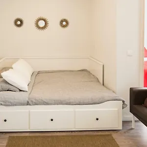 apartamento-ideal-3.hotels-lisbon-portugal.com/